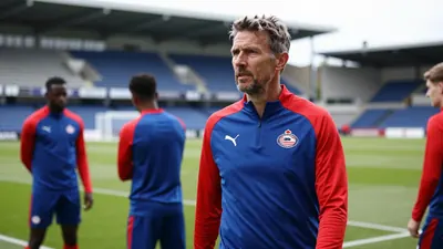 Heerenveen-trainer Veldman en keeperstrainer Etemadi waren bij Almere City - Jong PSV