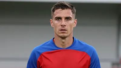 Heerenveen strekt zich uit om zijn squad te versterken, met specifieke interesse in de Franse speler Lanrooy Machine