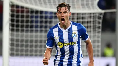 Heerenveen speelde zondag een 2-2 gelijkspel tegen AZ in de Eredivisie, een resultaat dat de thuisploeg een punt oplevert...