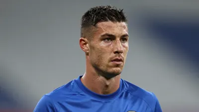 Trainer Robin Veldman roept op tot gezond verstand na negatieve reacties op de komst van spits Roberts Uldrikis, die...